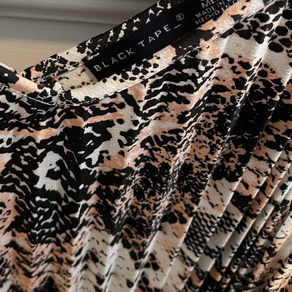 Snake Print Tank Top - Picture 2 of 4
